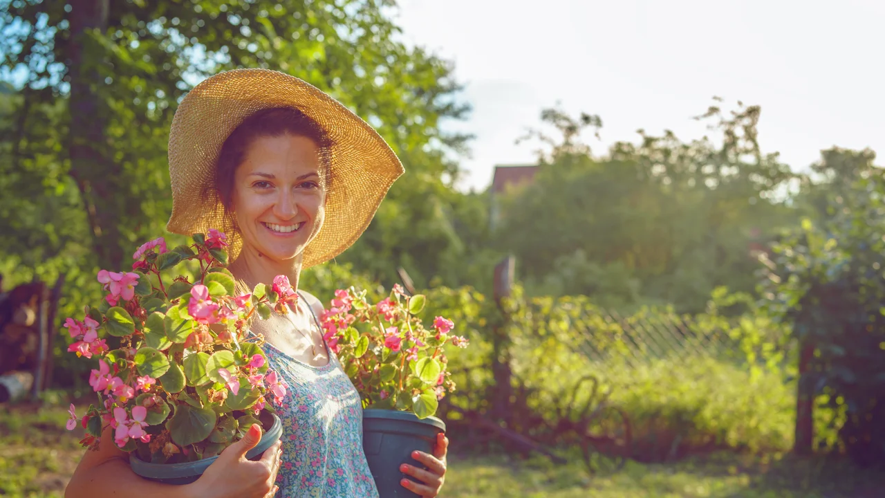 Auch wenig erfahrene Gärtner:innen freuen sich über kreative & inspirierende Gartengeschenke.