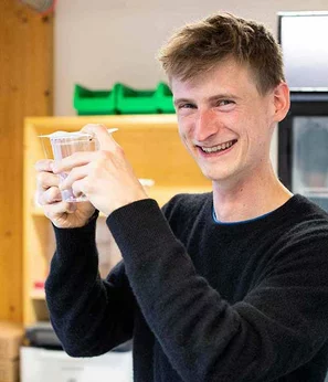 Portrait Mitarbeiter:innen - Praktikum Silvan