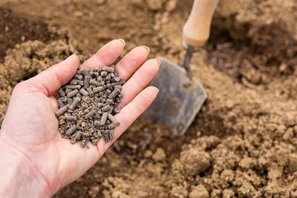 Le sol bénéficie durablement d'une fertilisation organique. | © Andermatt Biogarten AG