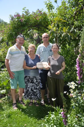 Der Garten der Familie Weibel wurde 2026 von Andermatt Biogarten für seine naturnähe und vielfalt ausgezeichnet. | © Andermatt Biogarten AG