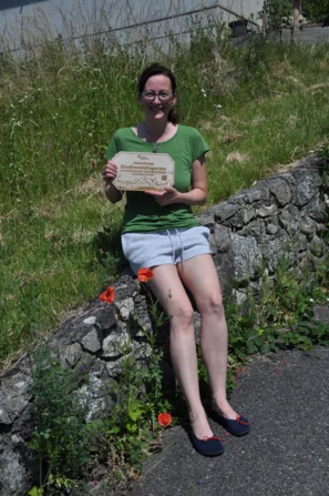 Der Garten von Juliane Wenke-Zobler wurde 2026 von Andermatt Biogarten für seine naturnähe und vielfalt ausgezeichnet. | © Andermatt Biogarten AG